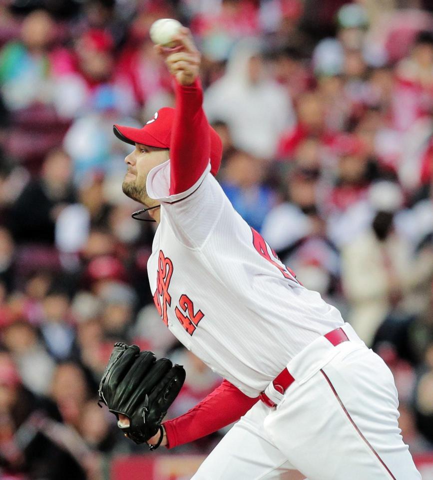 力投する広島のクリス・ジョンソン＝マツダスタジアム（撮影・吉澤敬太）