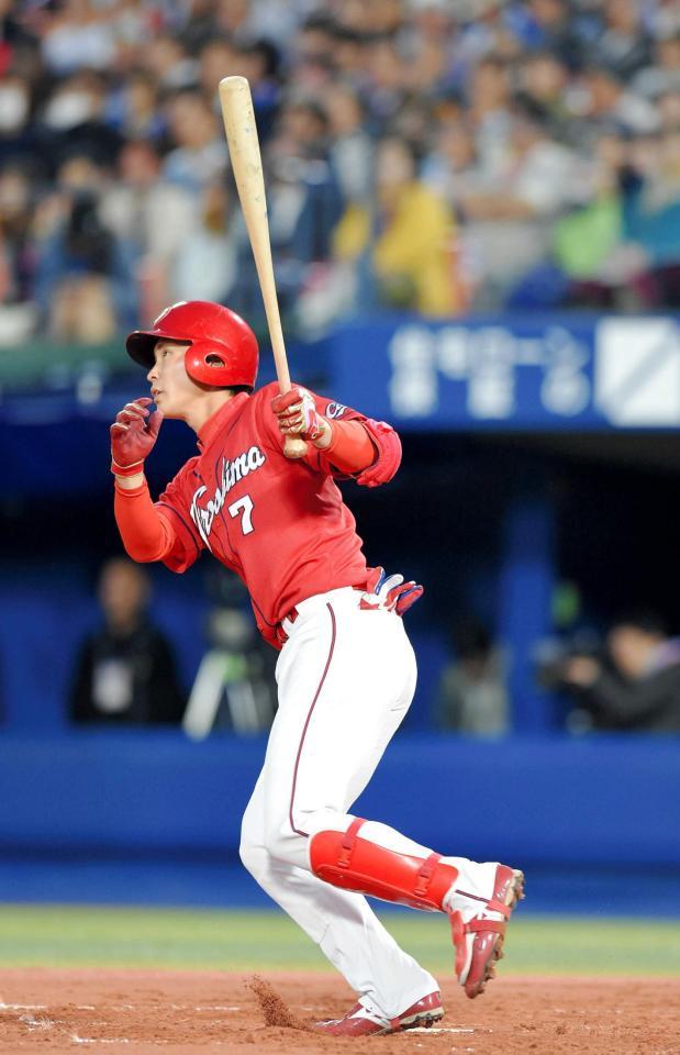 　２回、先制ソロを放つ堂林（撮影・堀内翔）