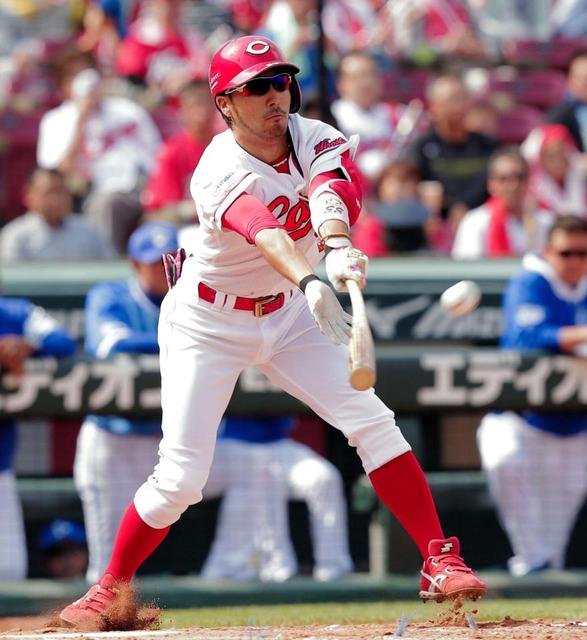 菊池、黒田を勇気づける適時打