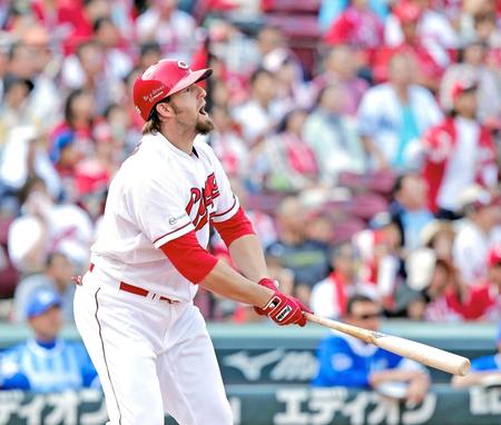 　３回、同点２ランを放つエルドレッド（撮影・吉澤敬太）
