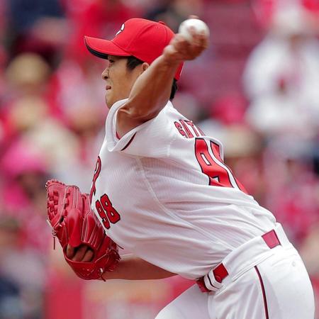 力投する広島・佐藤＝マツダスタジアム（撮影・吉澤敬太）