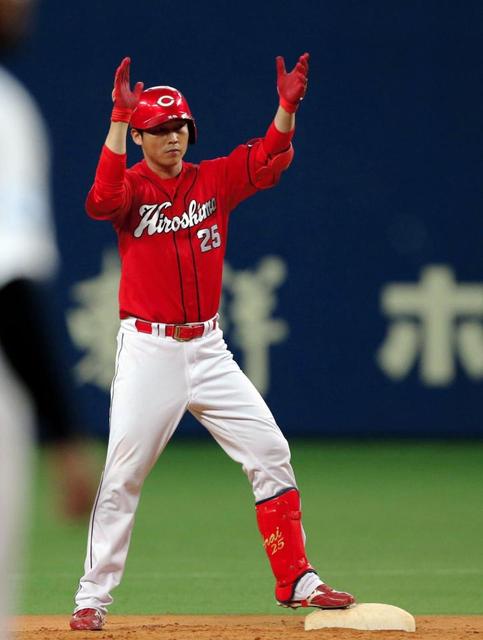 新井が土壇場で同点打 中日福谷から