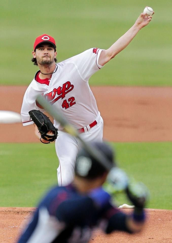 西武打線に立ち向かうジョンソン（撮影・吉澤敬太）