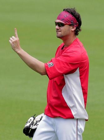 明るい表情で練習する広島・ジョンソン＝マツダスタジアム（撮影・吉澤敬太）