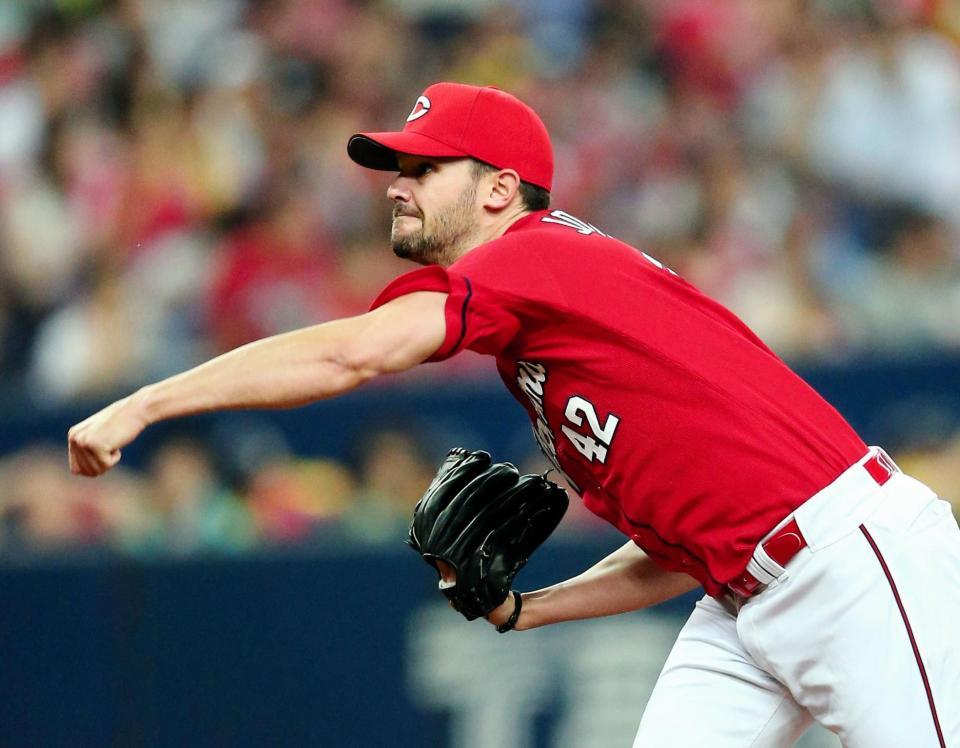 力投する広島・ジョンソン＝京セラドーム大阪（撮影・北村雅宏）