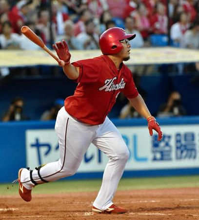 　４回、ソロを放つ松山