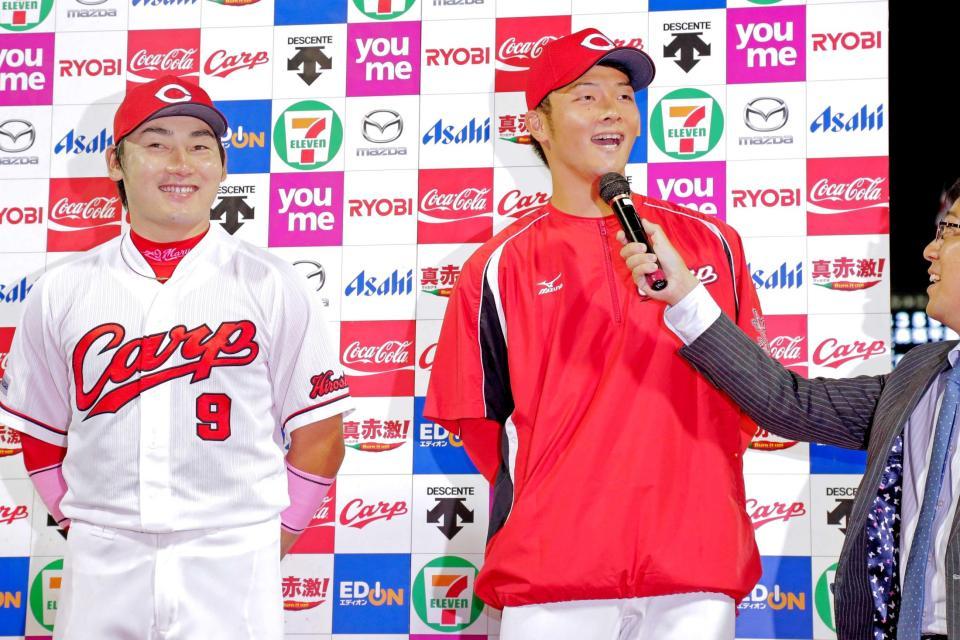 　お立ち台で「最高でーす！」と叫ぶ薮田（右）と丸（撮影・吉澤敬太）