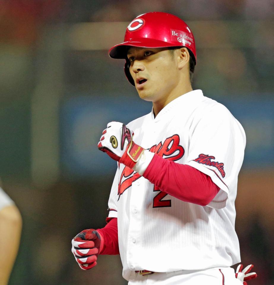 　２回、田中は中前に適時打を放つ