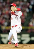 力投する広島・黒田博樹＝マツダスタジアム（撮影・高部洋祐）