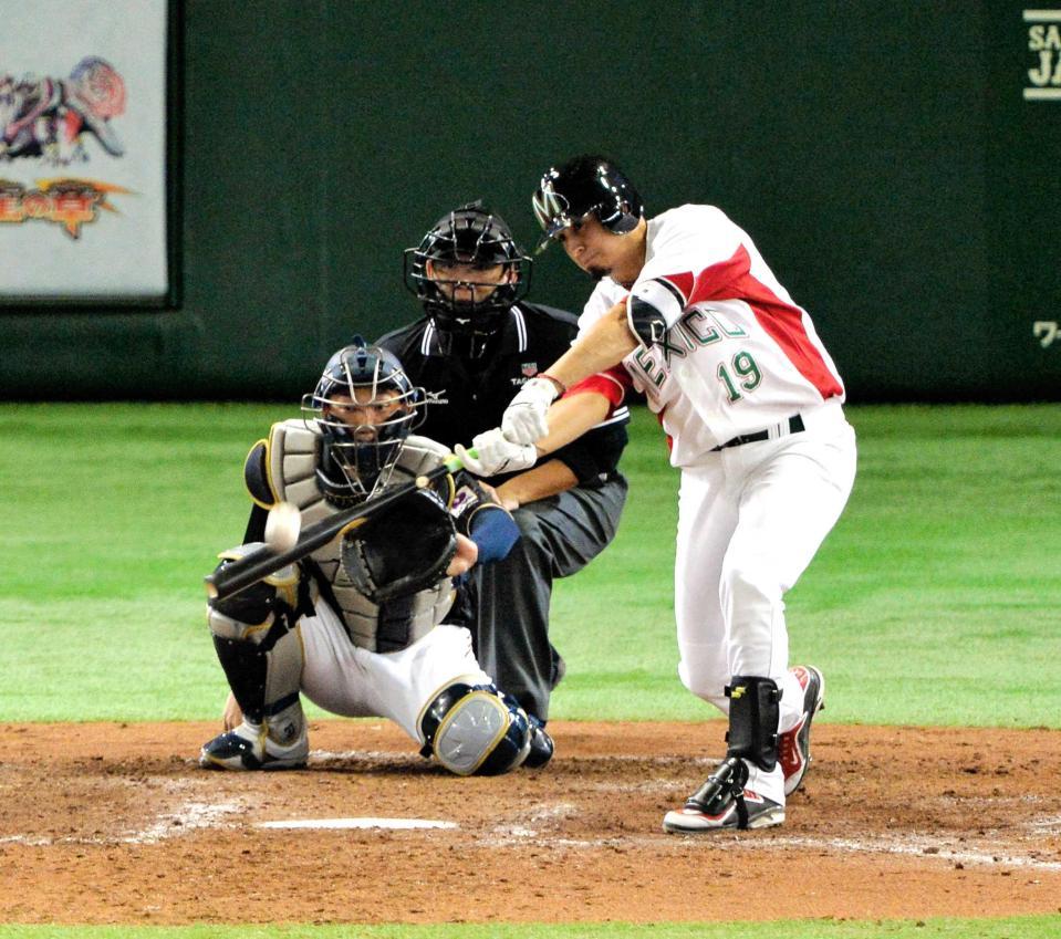 　広島が獲得を発表したメキシコ代表のペーニャ。昨年１１月の日本代表戦でスタメン出場していた