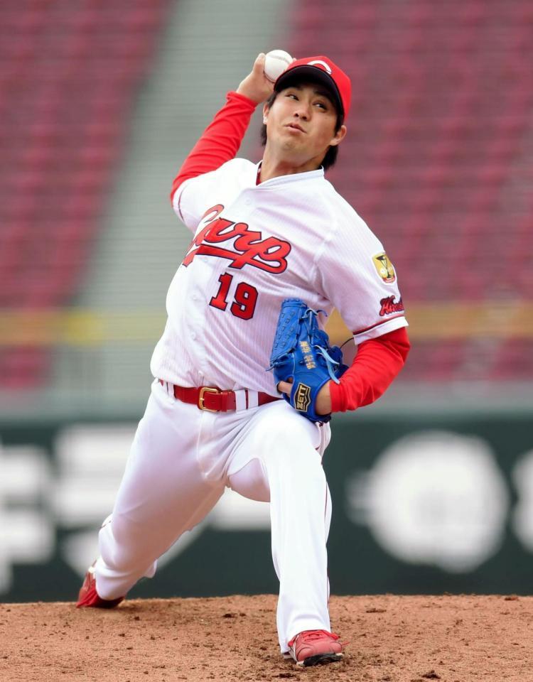 ウエスタンリーグの阪神戦で力投する広島・野村祐輔＝マツダスタジアム（撮影・吉澤敬太）