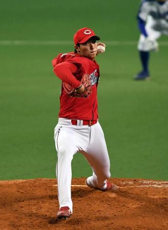 　先発し力投する広島・床田