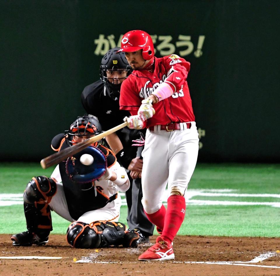 ５回２死一、二塁、内野安打を放つ菊池