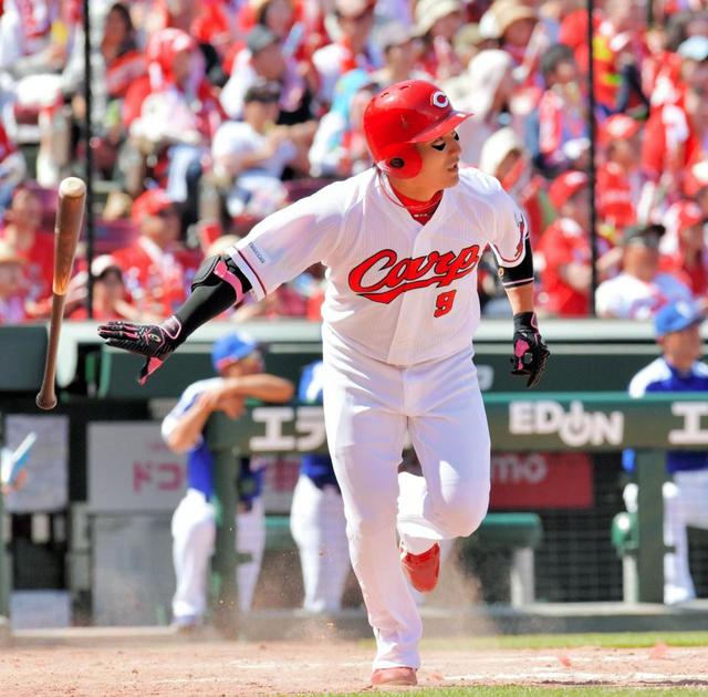 四回に一気に４点奪い同点に　丸が反撃ののろしを上げる４号ソロ