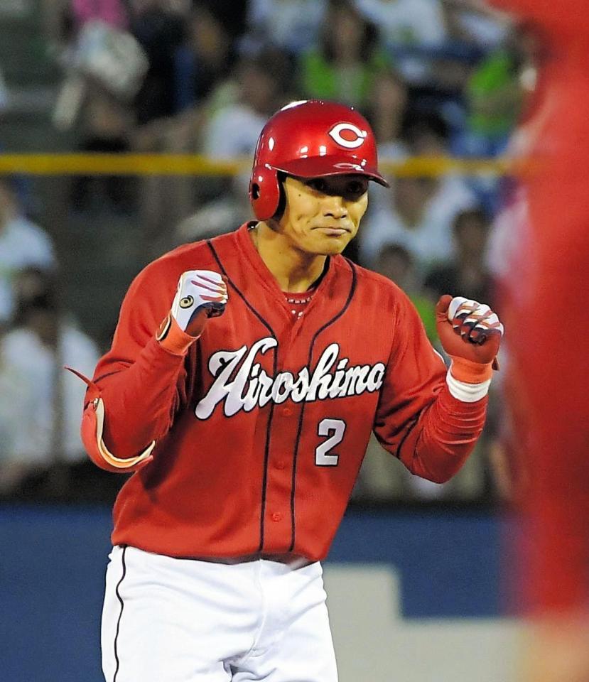 ３回、同点の適時二塁打を放った田中