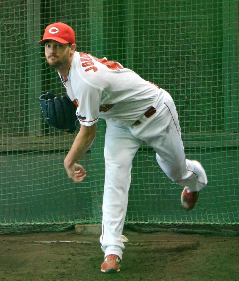 　抹消後２度目のブルペン入りで力強い投球を見せるジョンソン