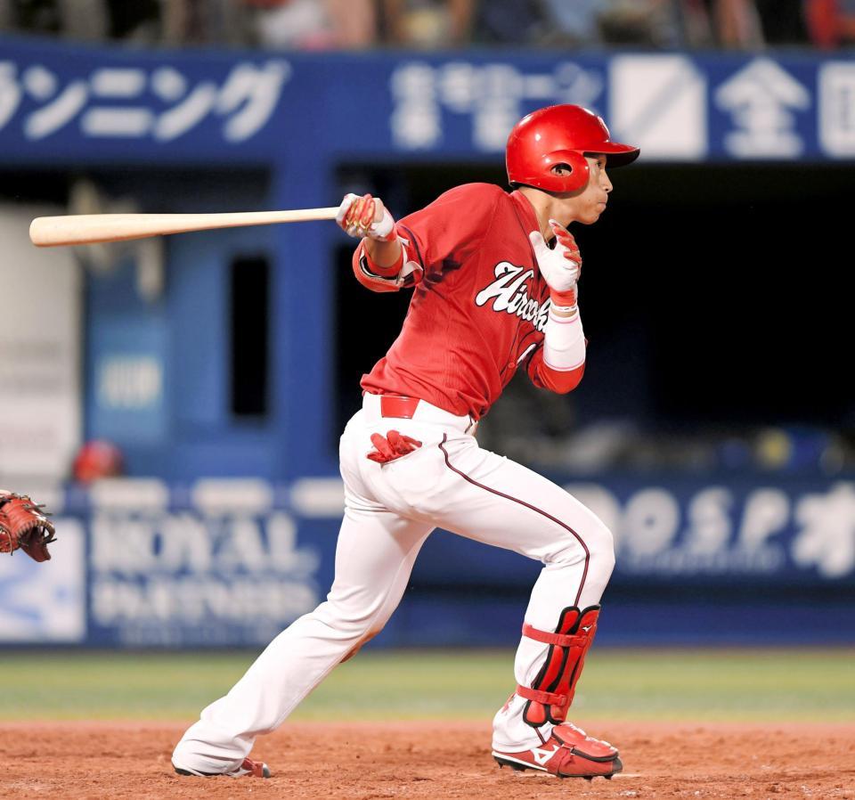 ５回、中犠飛を放つ西川