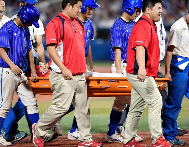 鈴木は右脛骨内果剥離骨折の診断　試合中、ジャンピング捕球の際、痛める