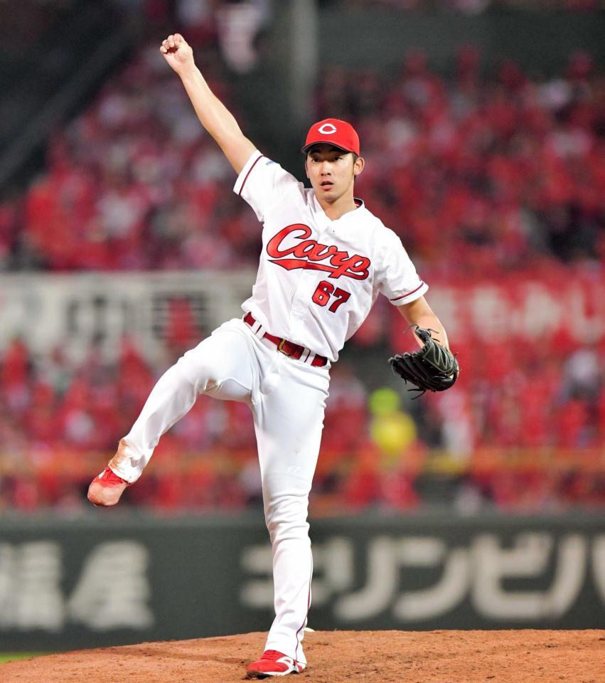 　巨人打線を封じ込める中村祐（撮影・吉澤敬太）