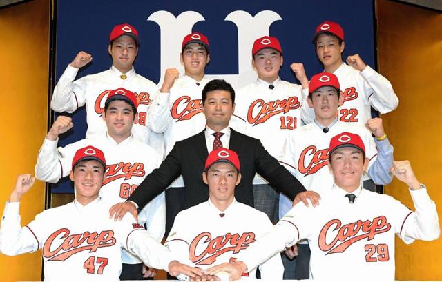ドラ１中村ら入団会見　緒方監督「たくましかった」春季キャンプ振り分けは未定