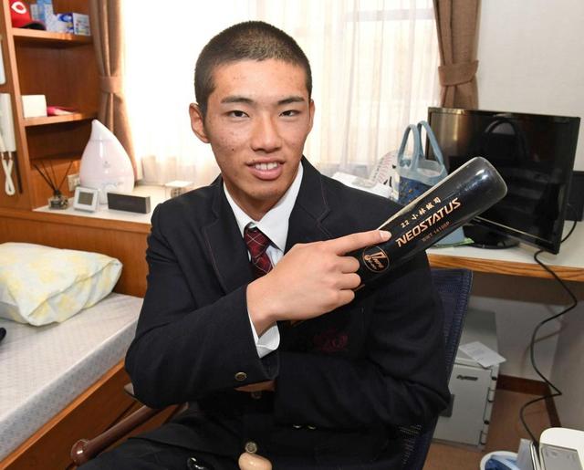 ドラ１中村奨“出世部屋”入り　マエケン、野村に続きカープ背負う男に