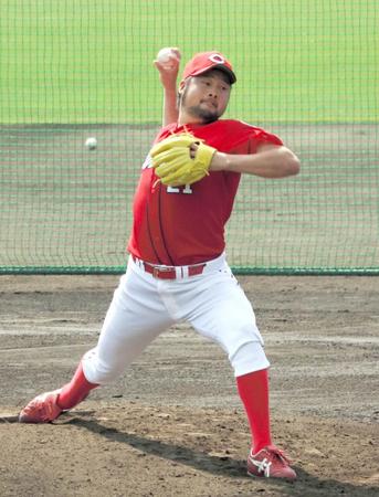 　フリー打撃に登板した中崎