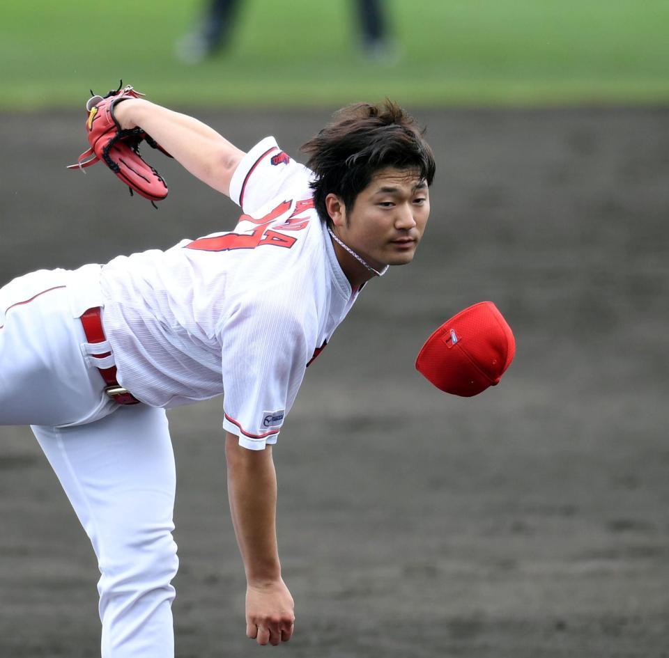 ３回見失点の好投を見せた広島・岡田明丈＝コザしんきんスタジアム（撮影・飯室逸平）