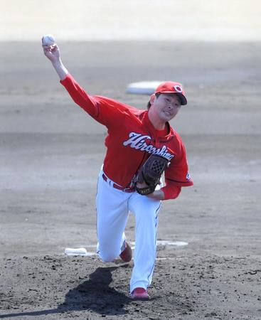 先発した広島・大瀬良＝静岡草薙球場（撮影・堀内翔）