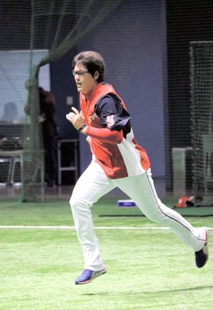 短距離ダッシュを行い、調整する九里　