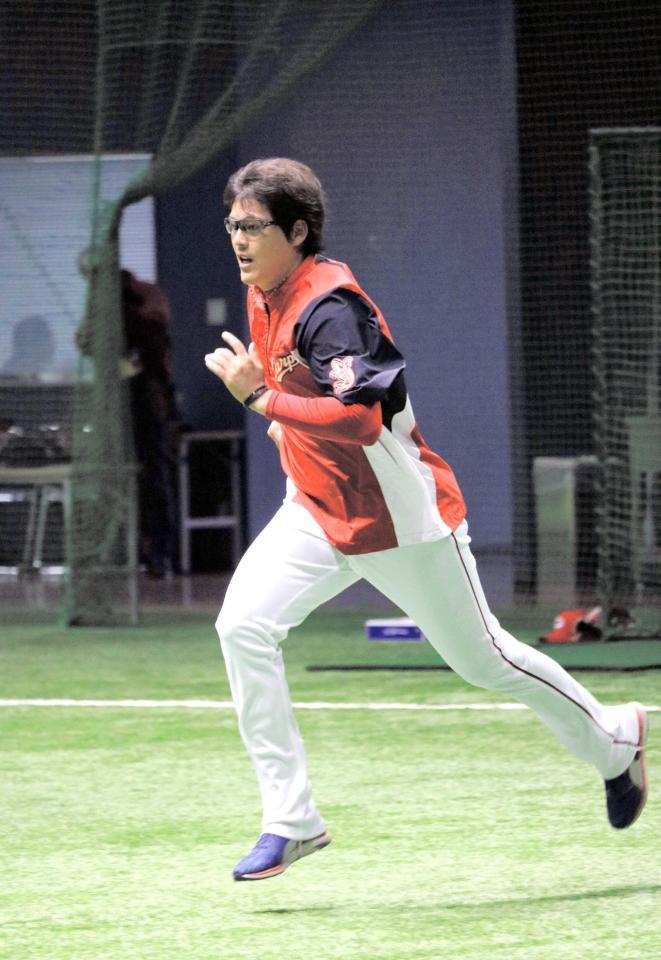 短距離ダッシュを行い、調整する九里　