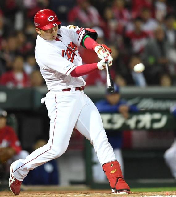 鈴木誠也　今季初安打は勝ち越し適時二塁打　骨折から完全復活！！