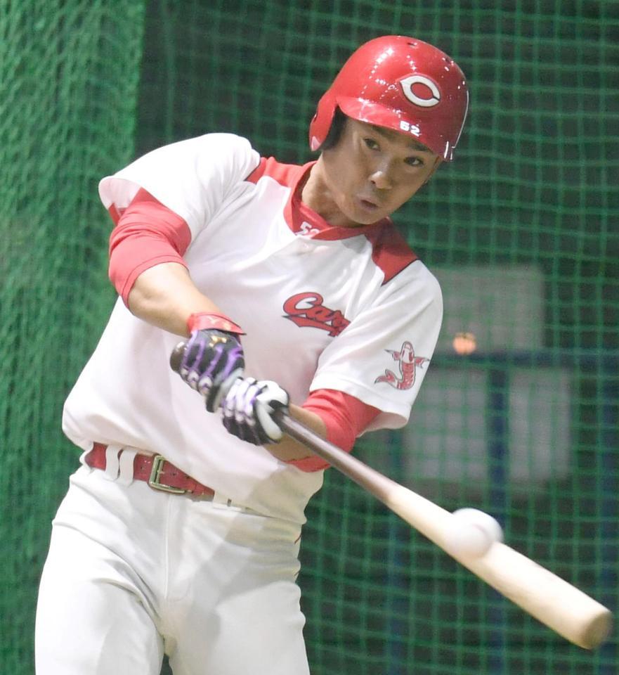 打撃練習に汗を流す庄司