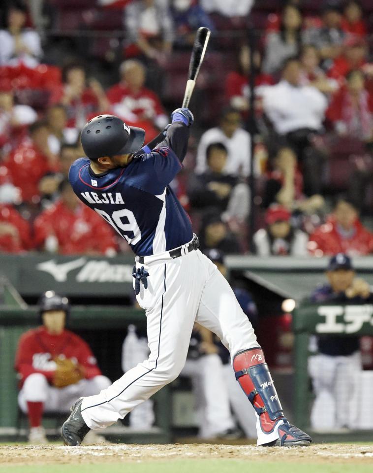 　９回西武無死、代打メヒアが左越えに同点ソロを放つ