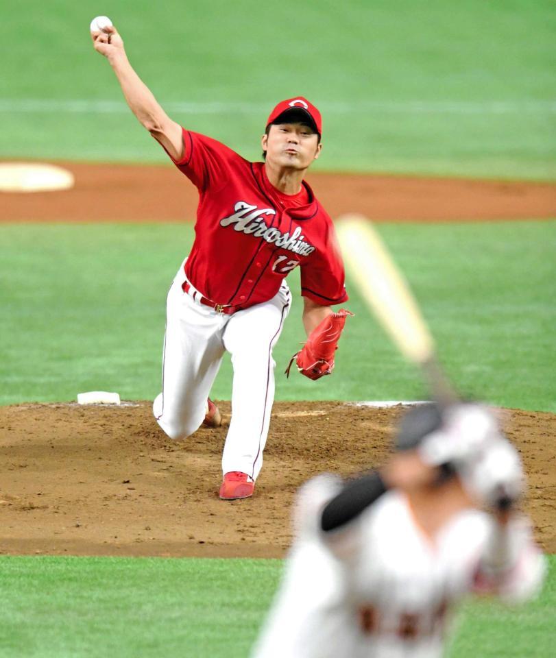 　巨人打線に立ち向かう岡田（撮影・棚橋慶太）