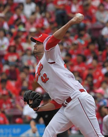 力投する広島　クリス・ジョンソン＝マツダスタジアム（撮影・北村雅宏）