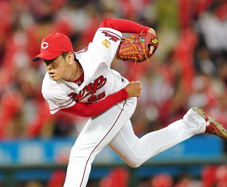 ７回、好リリーフをみせる広島・遠藤淳志＝マツダスタジアム（撮影・飯室逸平）