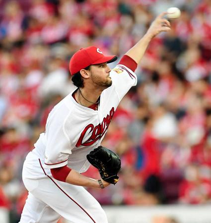 力投する広島クリス・ジョンソン＝マツダスタジアム（撮影・飯室逸平）