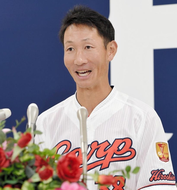 引退 赤松真人選手 本人着用 サイン入りリストバンド 赤松真人が引退会見、胃がんで思い「生きてるだけでいいんだ」 好守で