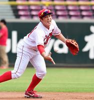 軽快にノックを受ける小園