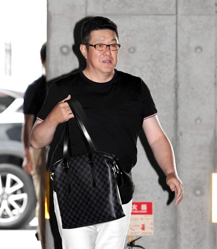 　球場を訪れた佐々岡コーチ