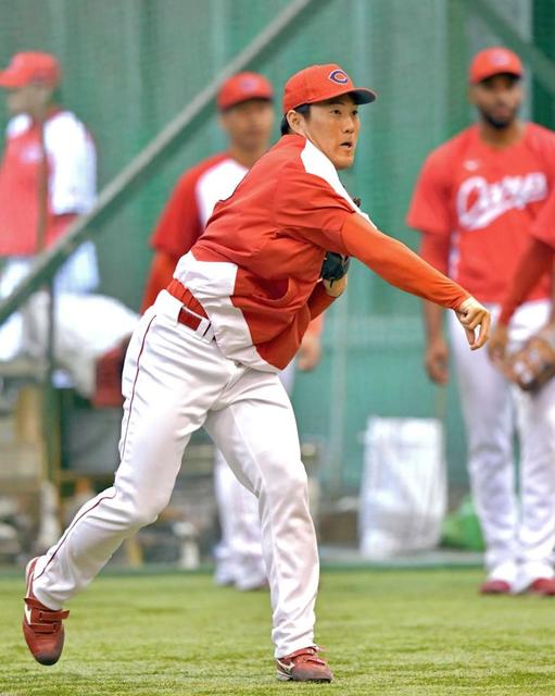 広島・磯村 水本２軍監督とマンツーマン“捕”習 守備力向上で早期復帰へ！