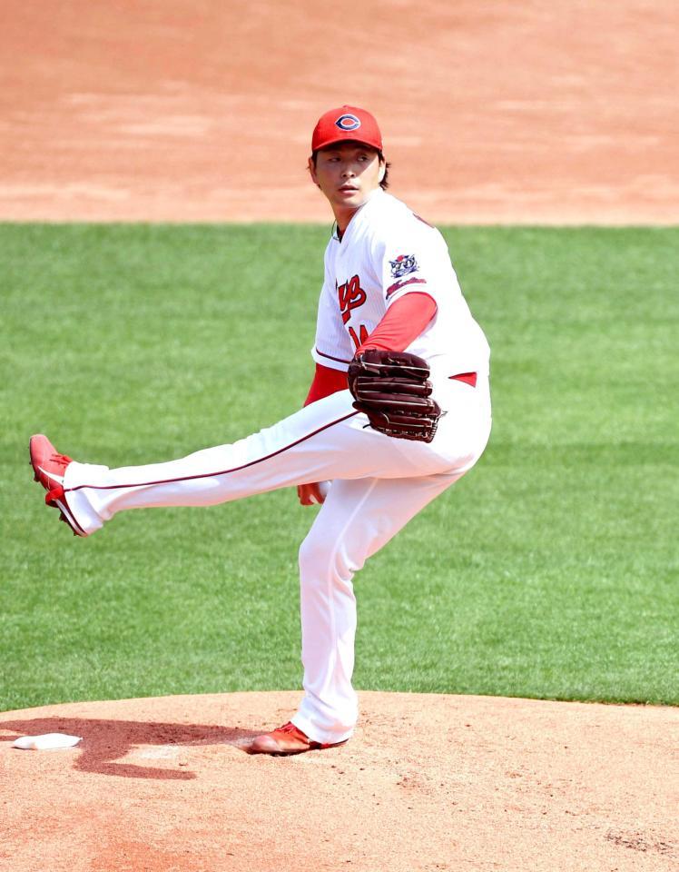 　マウンドで投球練習する大瀬良（撮影・北村雅宏）