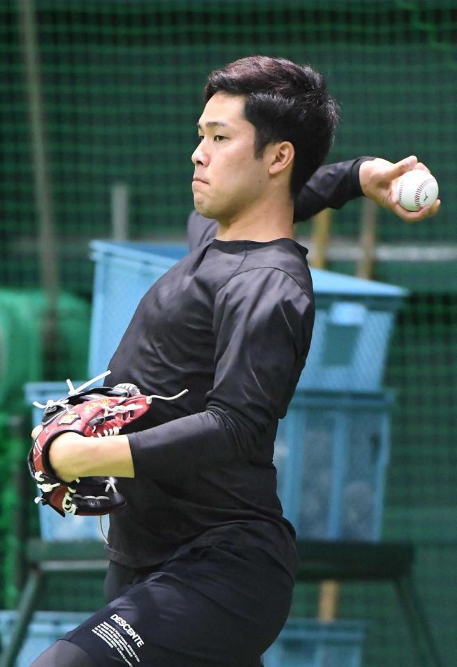 　キャッチボールする藤井皓（撮影・北村雅宏）