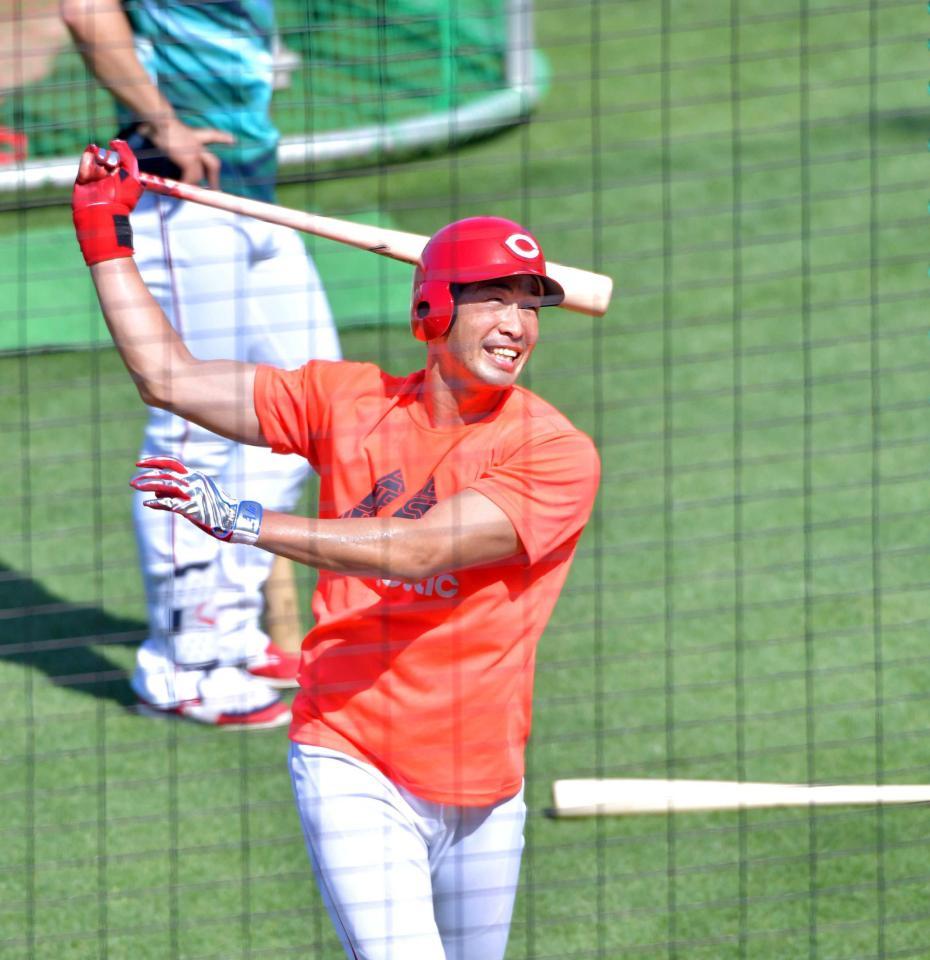 　ティー打撃で汗を流す安部（撮影・立川洋一郎）