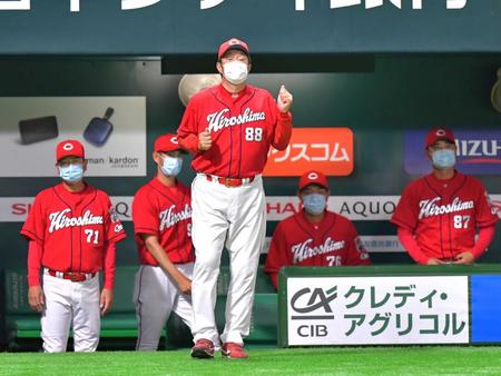 ２回、西川に代走・野間を送る佐々岡監督