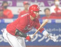 　５回、西川が勝ち越しの適時二塁打を放つ（撮影・堀内翔）