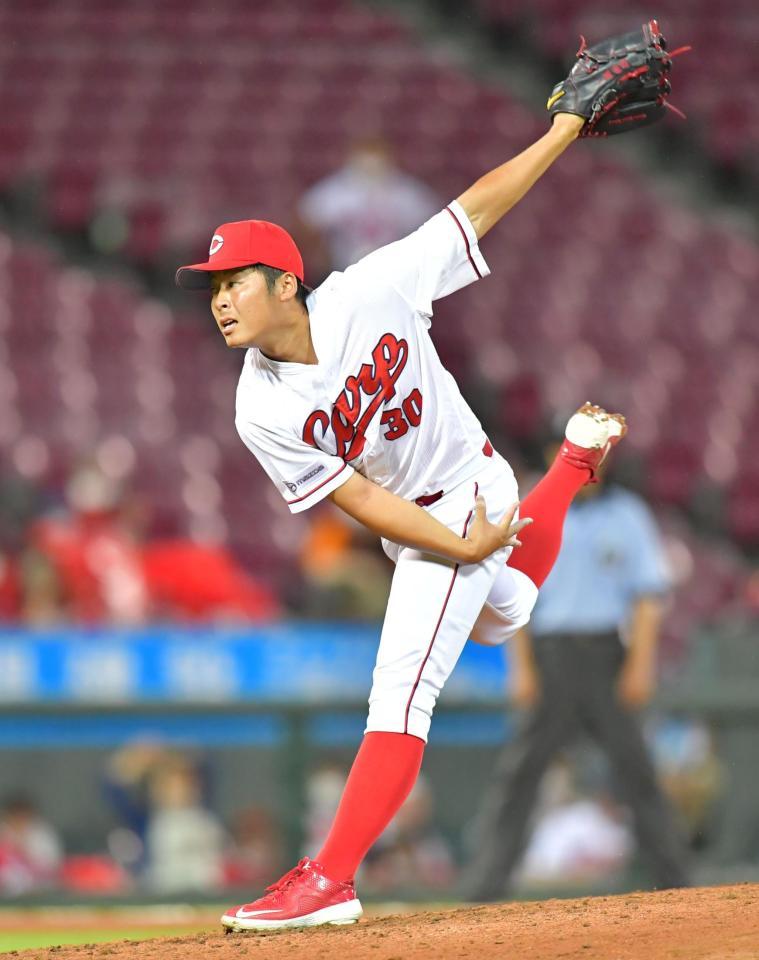 ８回表に登板し、１イニングを無失点に抑えた一岡（撮影・立川洋一郎）