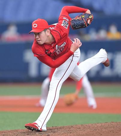 阪神打線を相手に力投する広島・遠藤淳志＝京セラドーム大阪（撮影・田中太一）