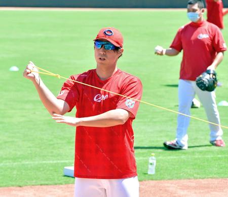 　トレーニングをする野村（撮影・立川洋一郎）