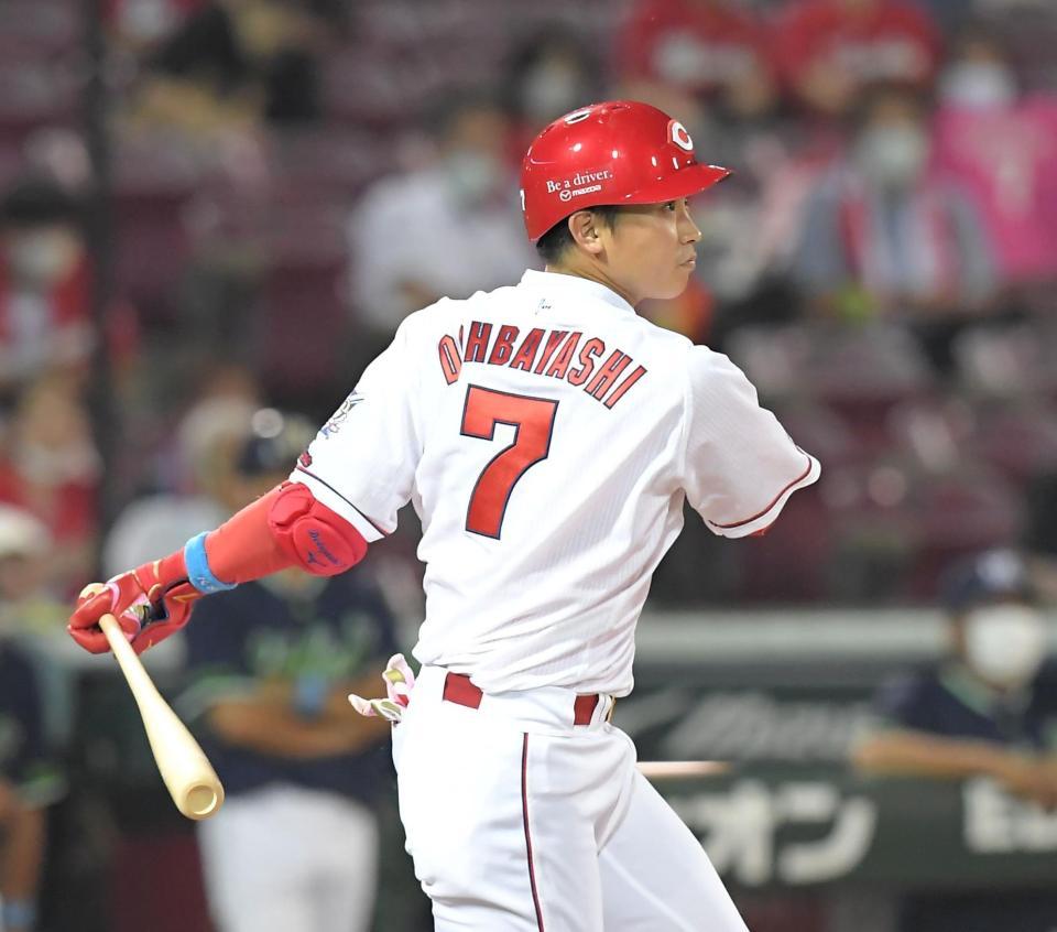 ２回、適時打を放つ広島・堂林翔太＝マツダスタジアム（撮影・高部洋祐）
